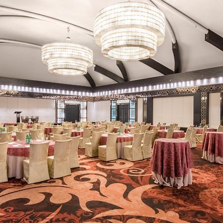 Hotel Crowne Plaza New Delhi Rohini By Ihg Zewnętrze zdjęcie