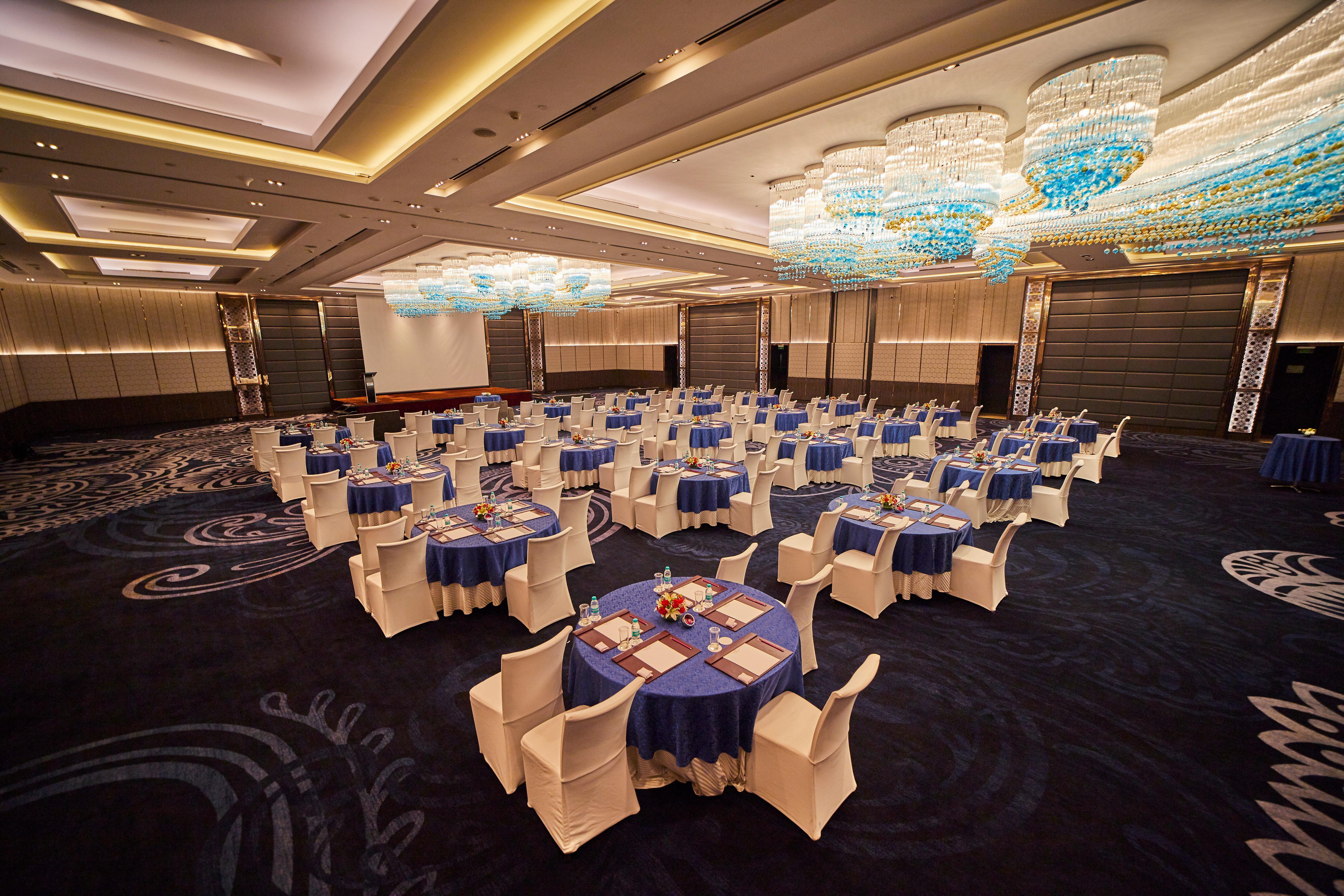 Hotel Crowne Plaza New Delhi Rohini By Ihg Zewnętrze zdjęcie