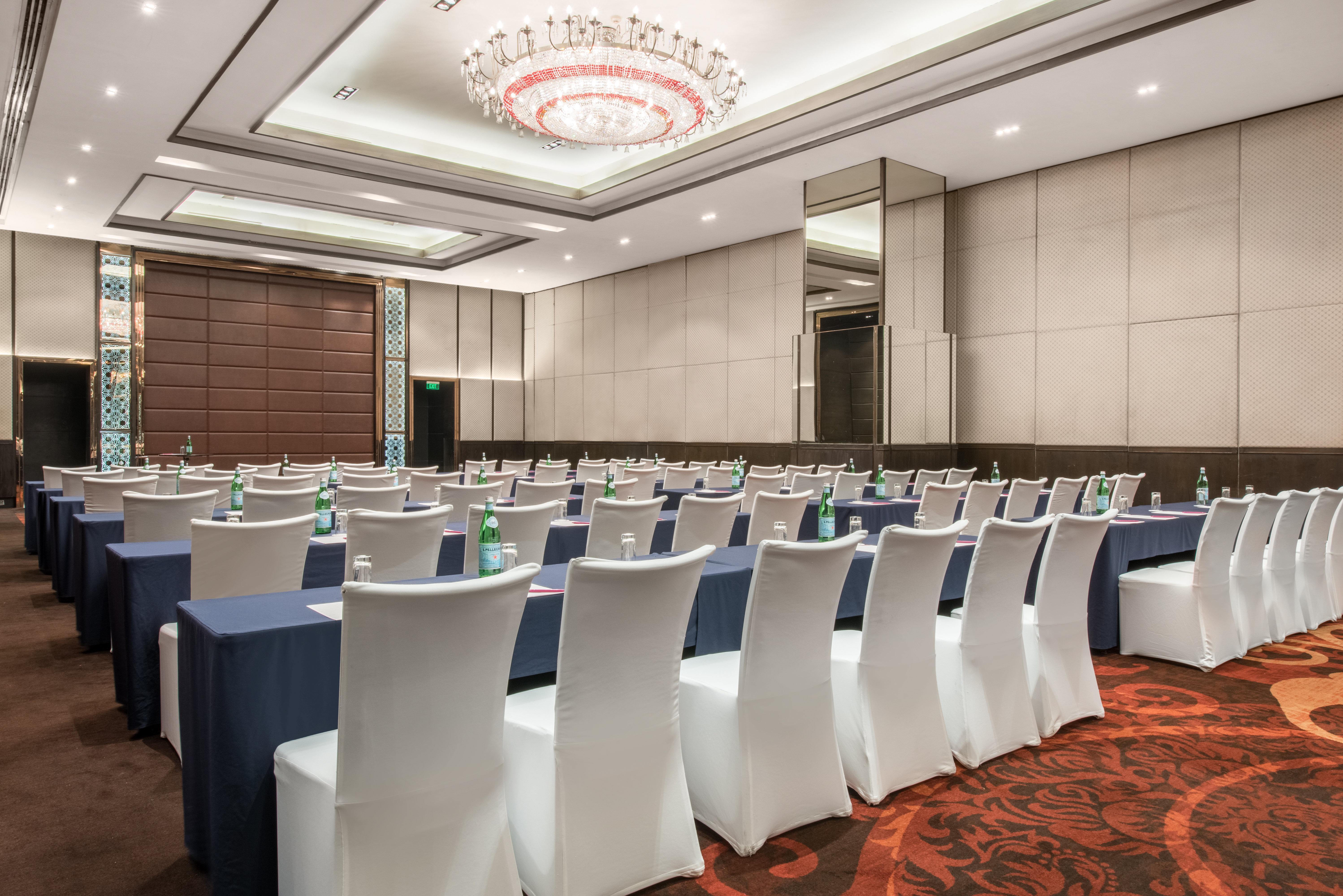 Hotel Crowne Plaza New Delhi Rohini By Ihg Zewnętrze zdjęcie