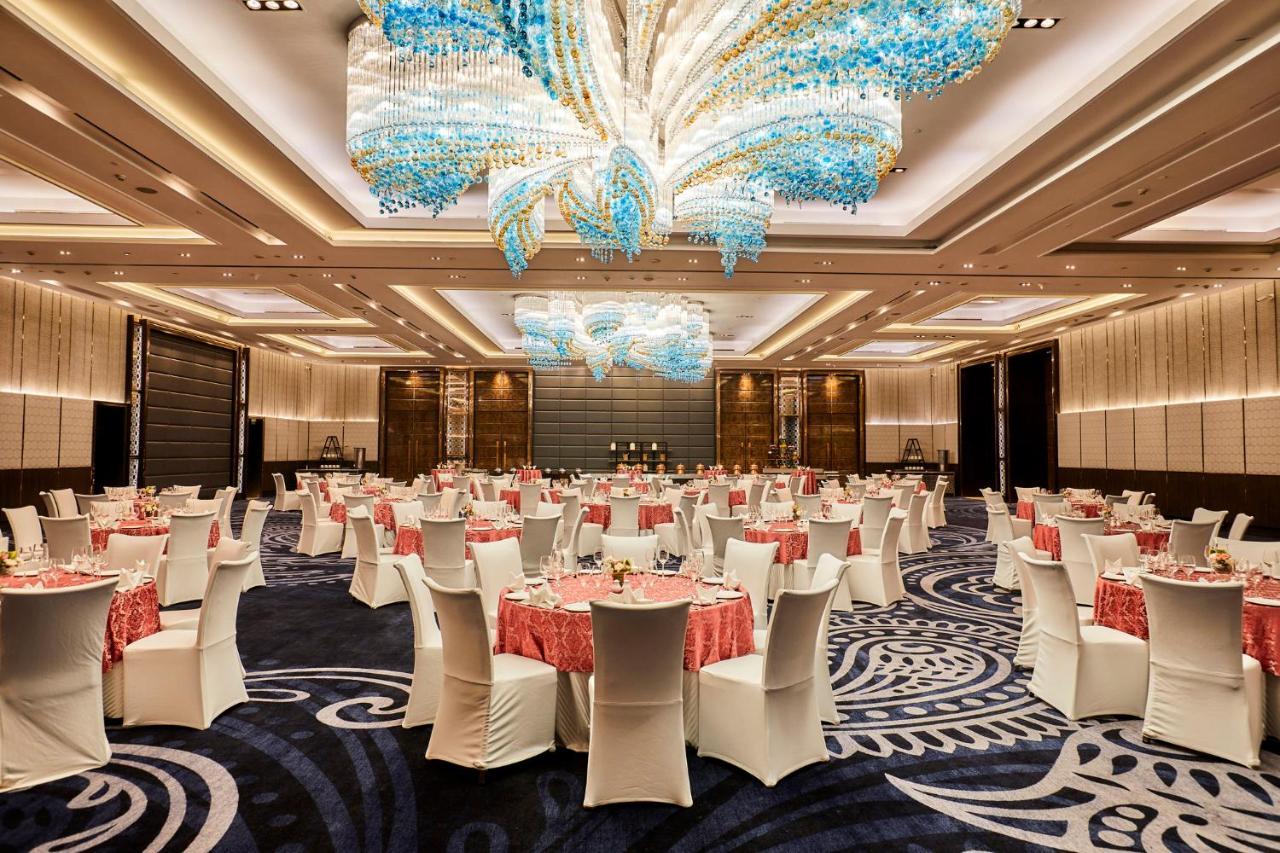 Hotel Crowne Plaza New Delhi Rohini By Ihg Zewnętrze zdjęcie