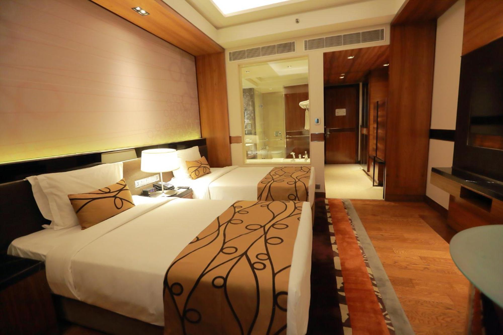 Hotel Crowne Plaza New Delhi Rohini By Ihg Zewnętrze zdjęcie